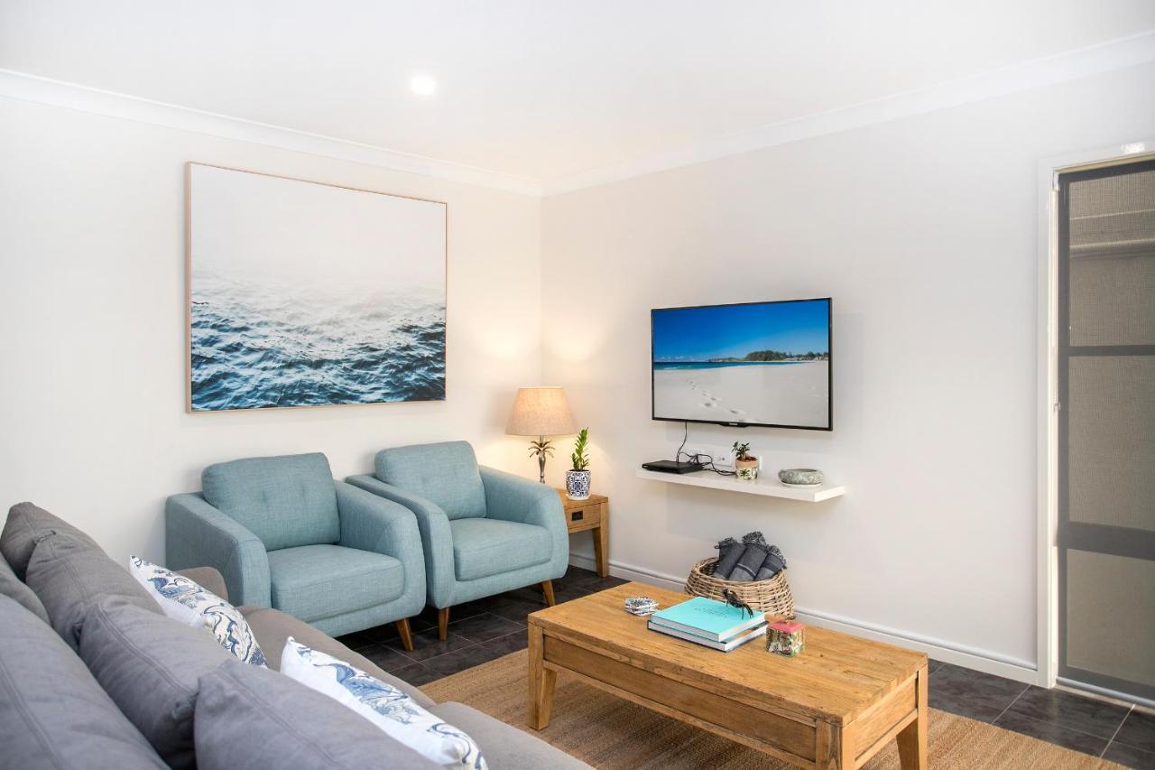 Beachfront One, Mollymook Exterior photo