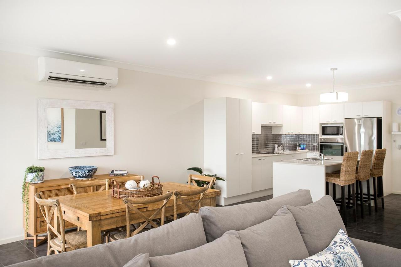 Beachfront One, Mollymook Exterior photo